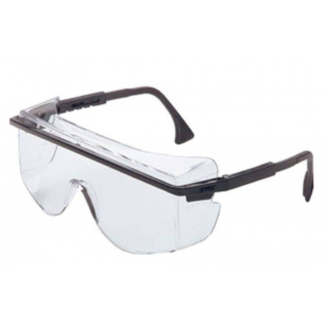 Lunette de sécurité Astro OTG 3001 pour protection oculaire par Uvex. Lentille transparente & revêtement antibuée Uvextreme.