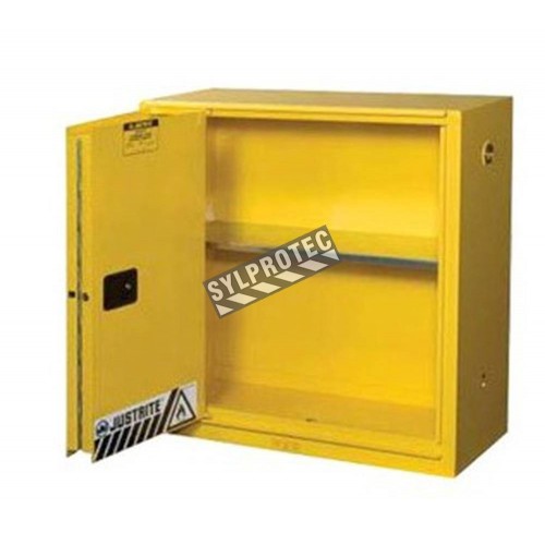 Flammable liquids storage cabinet, 30 US gallons (114 L), FM-approved.