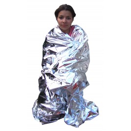 Weatherproof reflective mylar disposable emergency blanket, 204 x 140 cm (56 x 80 in).