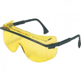 Uvex Astro OTG 3001 protective eyewear with Ultra-dura anti-scratch coated amber polycarbonate lenses to be worn over eyeglasses