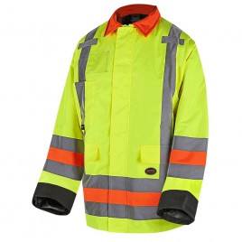 Winter High-visibility coat for roadwork flaggers, compliant with new Transports Québec regulation. 